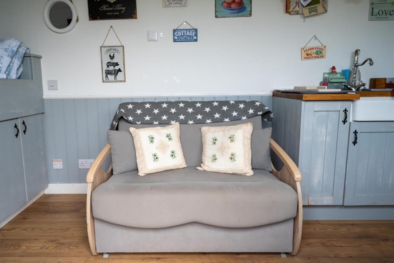 Lanterns Shepherds Huts & Glamping Happisburgh エクステリア 写真